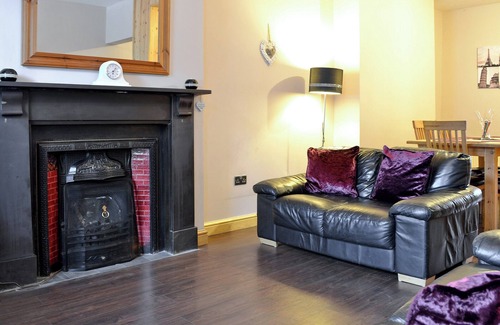 Bangor Cottage | 4 bedroom accommodation in Bethesda, near Bangor