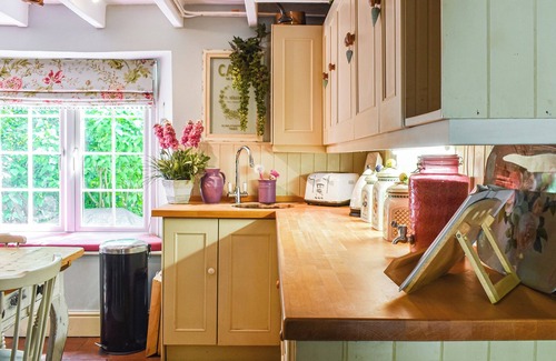 St. Mabyn Cottage | 4 bedroom accommodation in St. Mabyn, near Bodmin