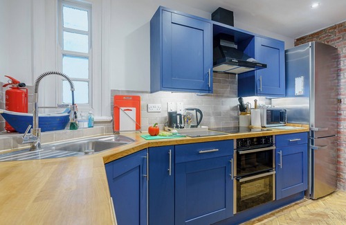 Borth Cottage | 4 bedroom accommodation in Borth, near Aberystwyth