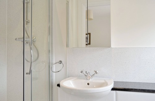 Dunoon Cottage | 4 bedroom accommodation in Glen Masson, near Dunoon