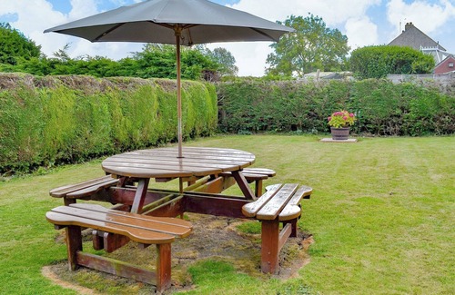 Muston Cottage | 4 bedroom accommodation in Lebberston, near Filey