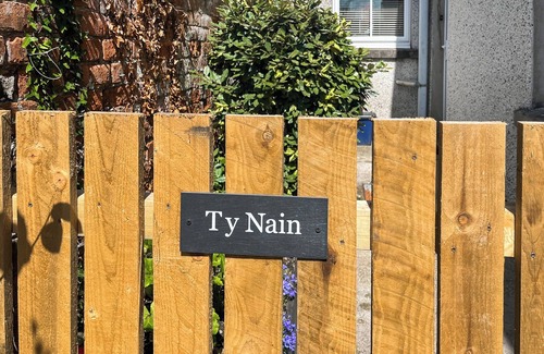 Tywyn Cottage | 4 bedroom accommodation in Tywyn