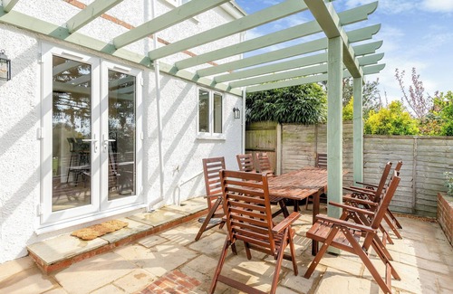New Forest District Cottage | 4 bedroom accommodation in Woodgreen, near Fordingbridge