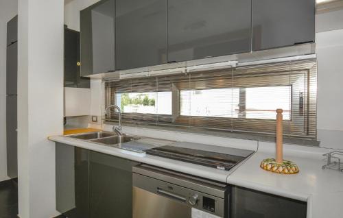 Casuzze House | 4 Bedroom Amazing Home In Kaukana