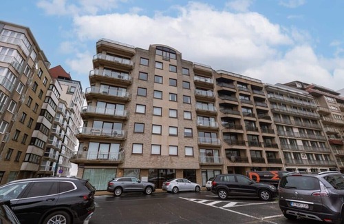 Duinbergen Apartment | 4 bedroom apartment in Duinbergen with parking