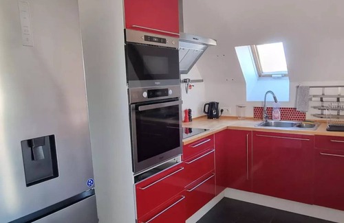 Trosly-Breuil Apartment | 4-bedroom apartment with balcony