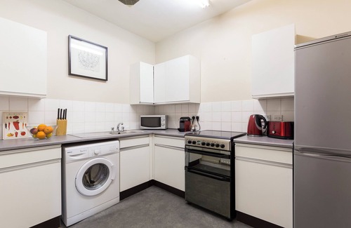 Angel Apartment | 4 Bedroom Apartment with Living Room and 3 Levelsn