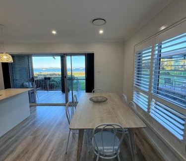 Taren Point House | 4 Bedroom Beach Home with Water Views