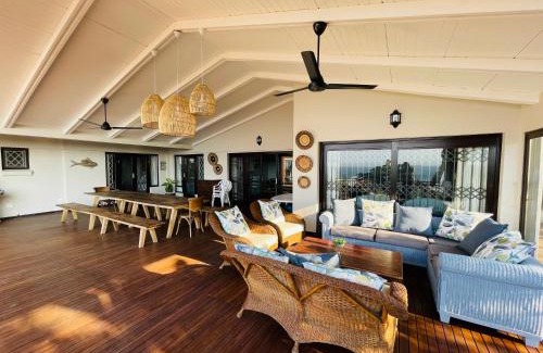 Selection Beach House | 4 Bedroom Beach House on 4th Ave