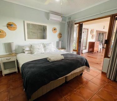 Selection Beach House | 4 Bedroom Beach House on 4th Ave