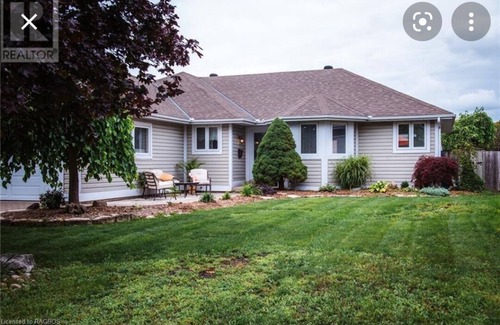 Port Elgin House | 4 Bedroom bungalow with Hot-Tub and Rec- Room