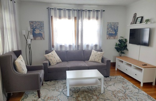 Southwest Minneapolis House | 4 Bedroom Bungalow in heart of Minneapolis
