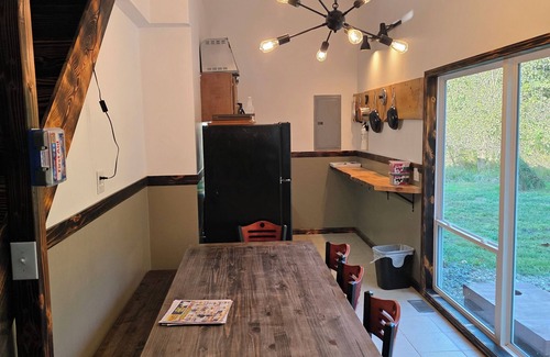 Nelsonville Cabin | 4-bedroom cabin in peaceful Nelsonville with AC, 500ft from Mountain bike trail