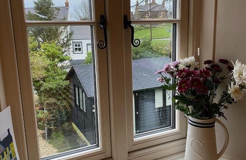 Embleton House | 4 bedroom coastal cottage with walled garden