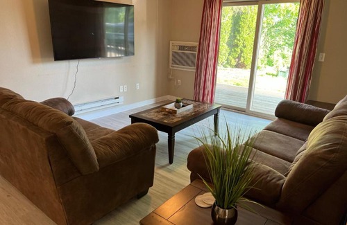 Platteville Apartment | 4 Bedroom Condo - Platteville #2