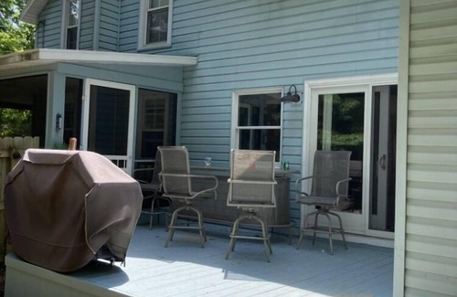 Town of Sullivan House | 4 Bedroom Country Bliss with Rooftop Lounge Loft