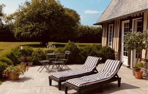 Epaignes House | 4 Bedroom Cozy Home In Épaignes