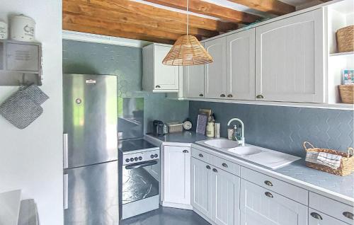 Epaignes House | 4 Bedroom Cozy Home In Épaignes