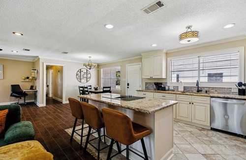 Gonzales House | 4-bedroom Cozy Home in Gonzales