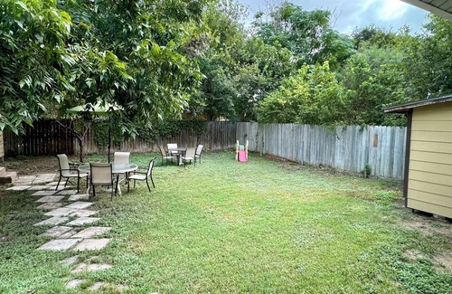 Franklin Park House | 4-bedroom Cozy house in charming Austin with AC, WiFi. Enjoy your stay