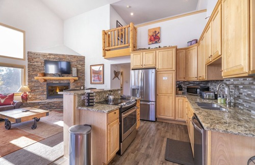 Keystone House | 4 Bedroom Duplex in Keystone Ski Area with Private Hot Tub
