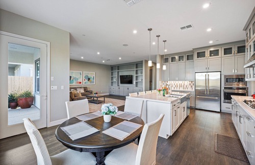 Elk Grove House | 4-bedroom Elegant 4039sq ft Designer Home Near Casino 19min fr Sacramento
