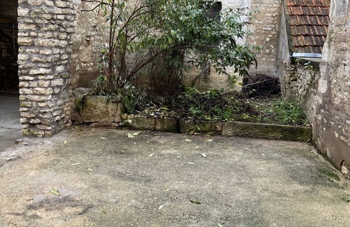 Saint-Bris-le-Vineux House | 4 Bedroom Private vacation home in Saint-Bris-le-Vineux