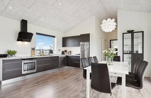 Grønhøj House | 4 bedroom gorgeous home in Løkken