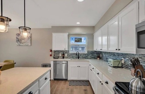 Shibui Sands House | 4-bedroom Home close to the beach in the heart of Port A.