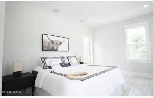 Springfield Villa | 4 bedroom home- historic-downtown jax- min to UF health and everbank stadium