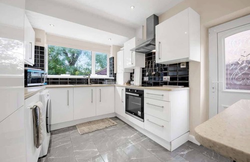 Northenden House | 4 bedroom Home in Northenden by City SuperHost