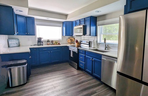 Port Clinton House | 4-Bedroom Home/Port Clinton. Close to restaurants/shopping, Jet Express, beach.