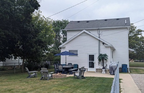 Port Clinton House | 4-Bedroom Home/Port Clinton. Close to restaurants/shopping, Jet Express, beach.