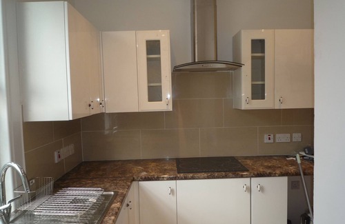 Tooting House | 4 Bedroom house, 3 Bathrooms, 2 Kitchens, Living Room, Garden