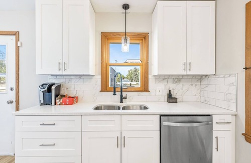 Richfield House | 4 bedroom HOUSE – 5 Minutes to MOA & AIRPORT