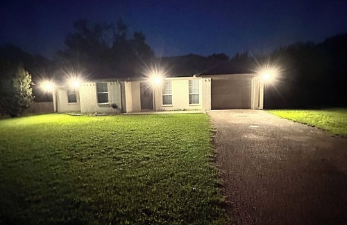 Tyler House | 4-bedroom house fenced in backyard in Flint/Tyler with WiFi, AC. Enjoy your stay