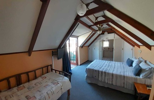 Westcliff House | 4-bedroom house in brilliant Hermanus with WiFi, AC. Enjoy your stay