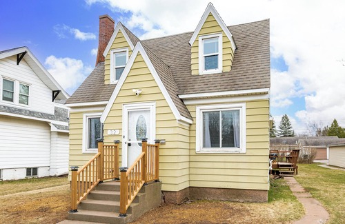Superior House | 4-bedroom house in Central Park- Superior with AC, WiFi
