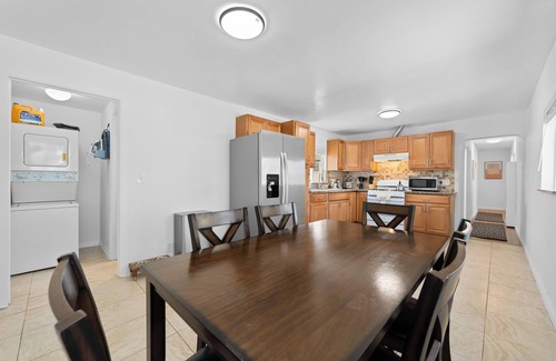 El Cajon House | 4-bedroom house in charming El Cajon with AC, WiFi
