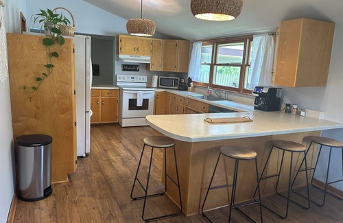 Lynchburg House | 4-bedroom house in marvelous Lynchburg with private inground pool and sauna