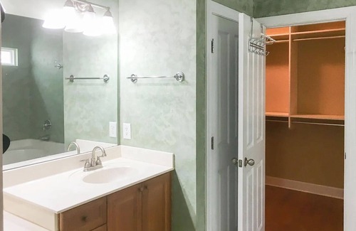Nashville House | 4-bedroom house in Pleasant Nashville with AC, WiFi. Enjoy your stay