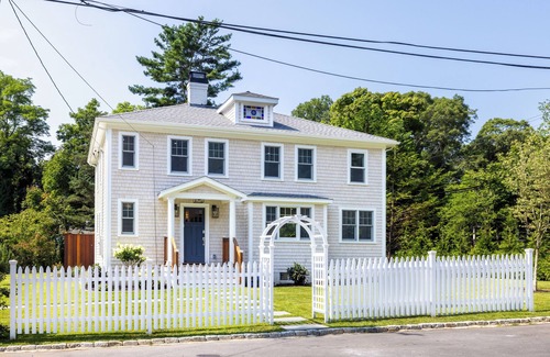 Tisbury House | 4-bedroom house in Tisbury for a relaxing getaway - newly renovated