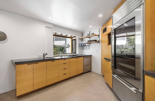 Sherman Oaks House | 4 Bedroom house in Studio City near Hollywood long term only