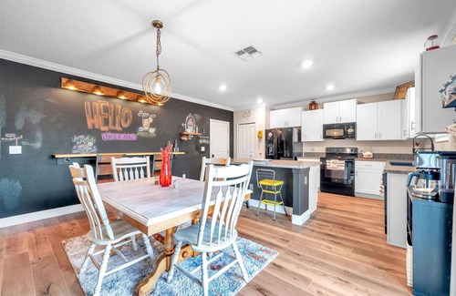 Elfers House | 4-bedroom house in wonderful New Port Richey with WiFi, AC