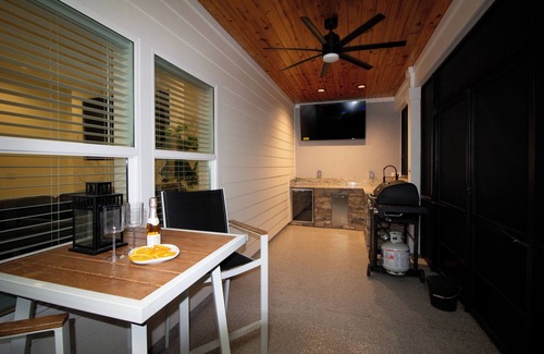 Pretty Bayou House | 4-bedroom house in fabulous Panama City with fitness room, WiFi