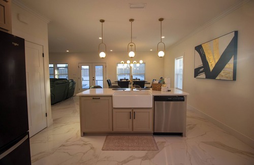 Pretty Bayou House | 4-bedroom house in fabulous Panama City with fitness room, WiFi