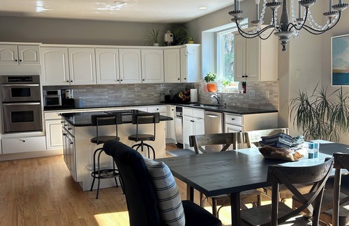 Arvada House | 4-bedroom House in West Arvada with AC, WiFi, Golf - Available Summer of 2025