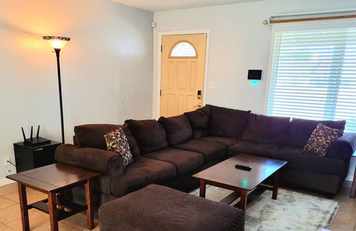 Tehachapi House | 4 bedroom house near town and freeway
