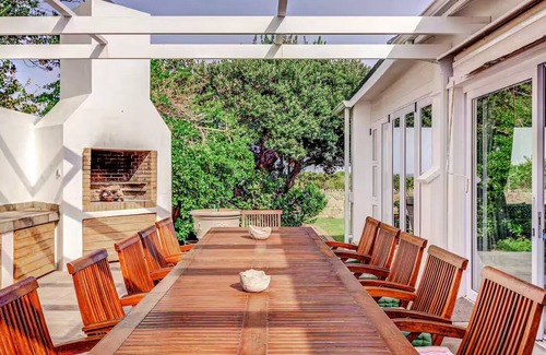 Hermanus House | 4-bedroom house overlooking the sea on the cliff path in Hermanus