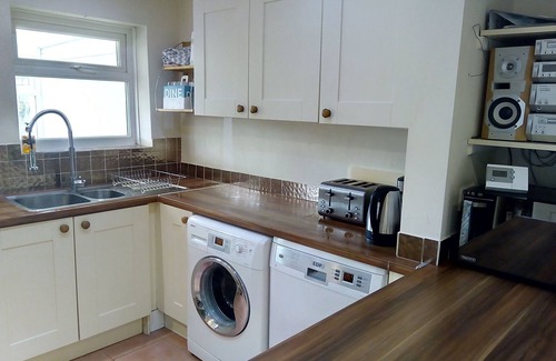Hartlepool House | 4-bedroom house to rent, short term, Hartlepool. Airbnb 5 Star rating